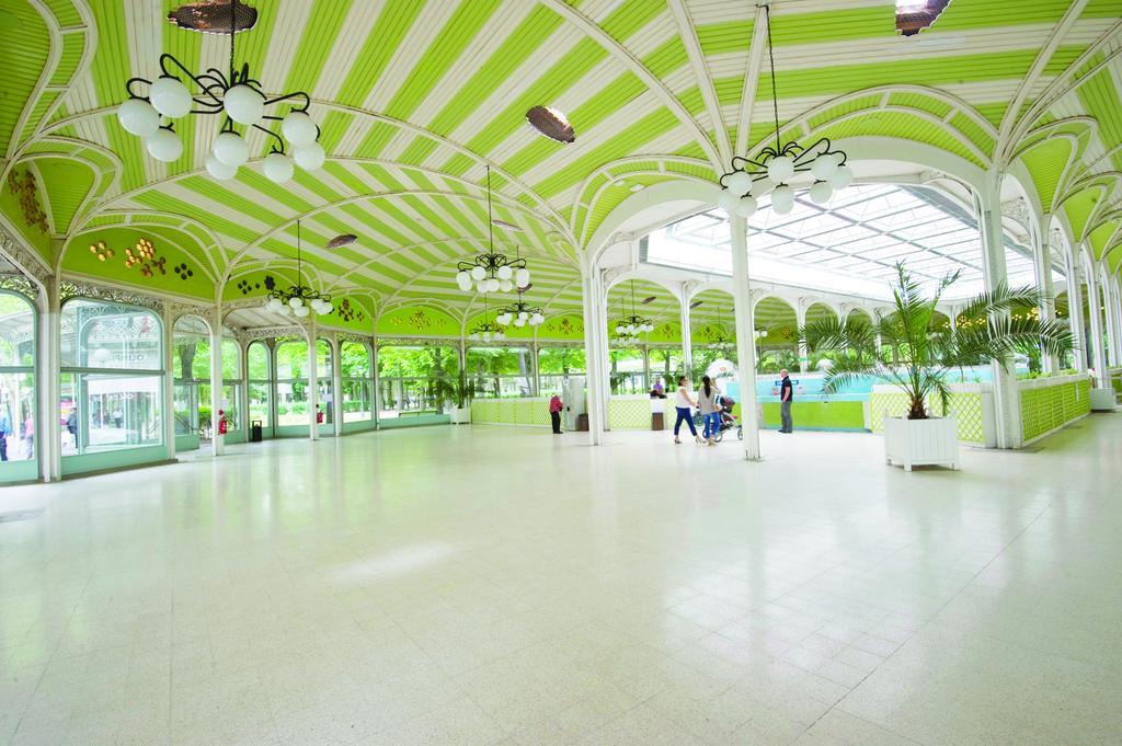 Hotel Des Thermes Les Domes Vichy Eksteriør bilde